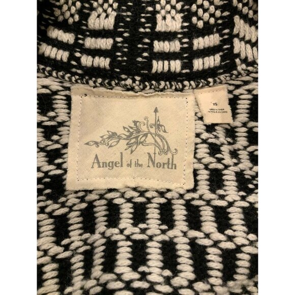 Angel of the North Black & White Geometric Chunky Knit Sweater Vest, Size XS - Picture 7 of 7